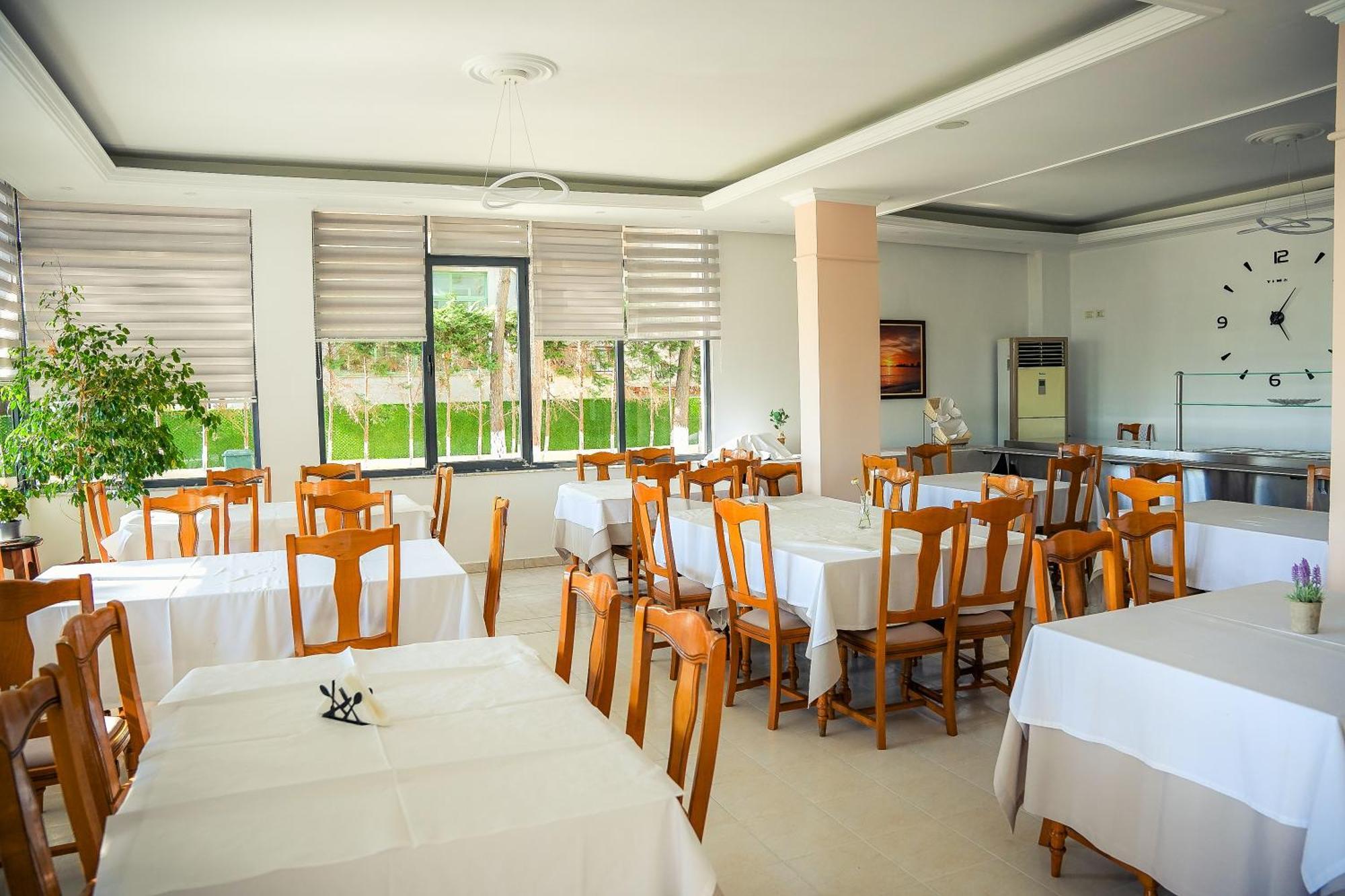 Hotel Andi 3*