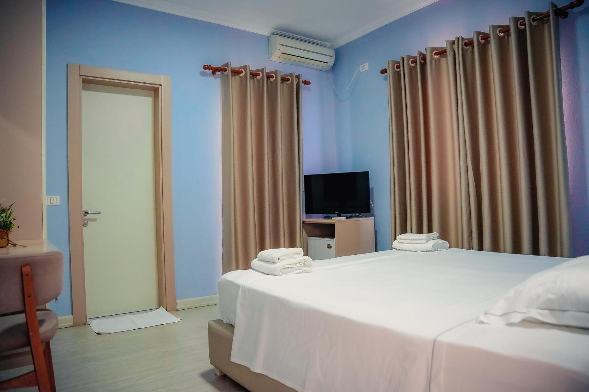 Andi Hotel